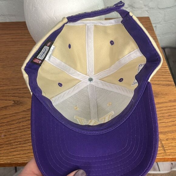University Washington Huskies UW Baseball Cap Pac 10 pre-2011 - Picture 7 of 7